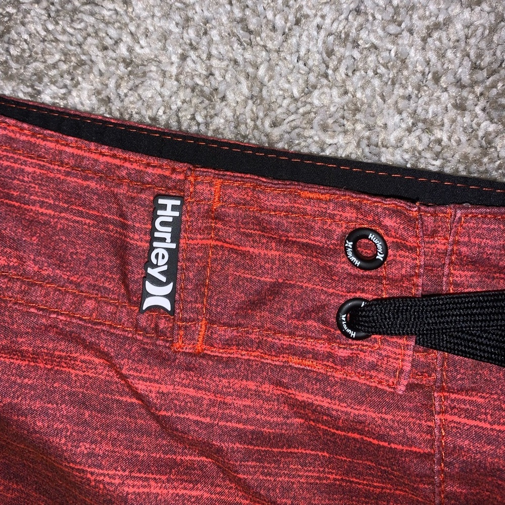 Hurley Red & Black Swim Trunks size Waist 30 - Picture 4 of 8